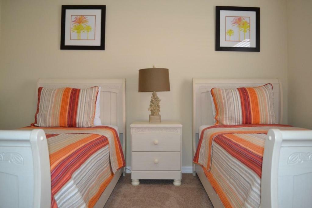 Spacious Villa Near Disney Four Corners Exterior photo